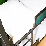 Crossroads Hostel *