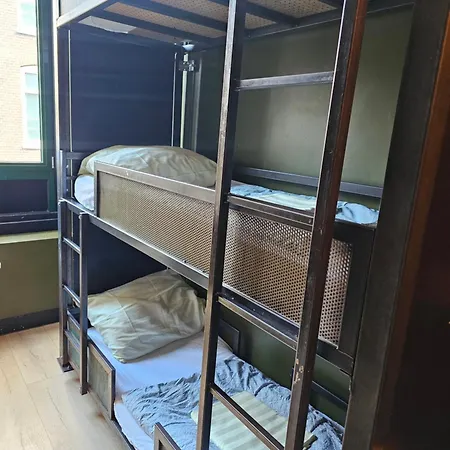 Crossroads Hostel Amsterdam Хостел Амстердам