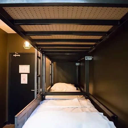 Crossroads Hostel Amsterdam
