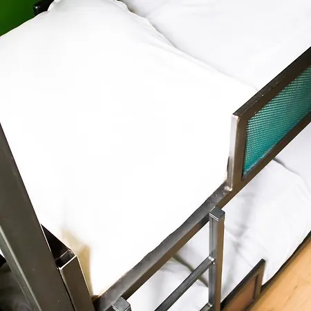 Crossroads Hostel Amsterdam
