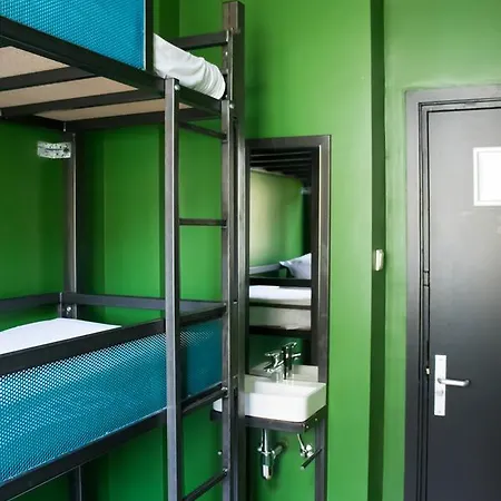 Crossroads Hostel Amsterdam