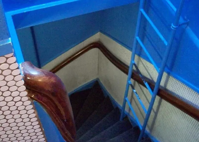 Crossroads Hostel Amsterdam