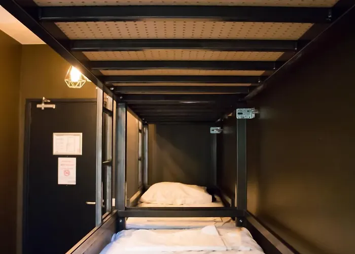 Crossroads Hostel Amsterdam