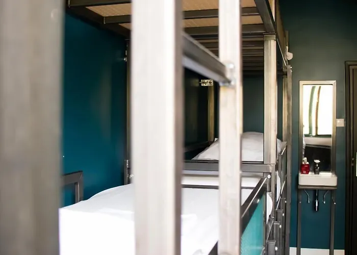 Crossroads Hostel Amsterdam