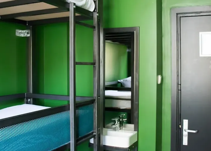 Crossroads Hostel Amsterdam