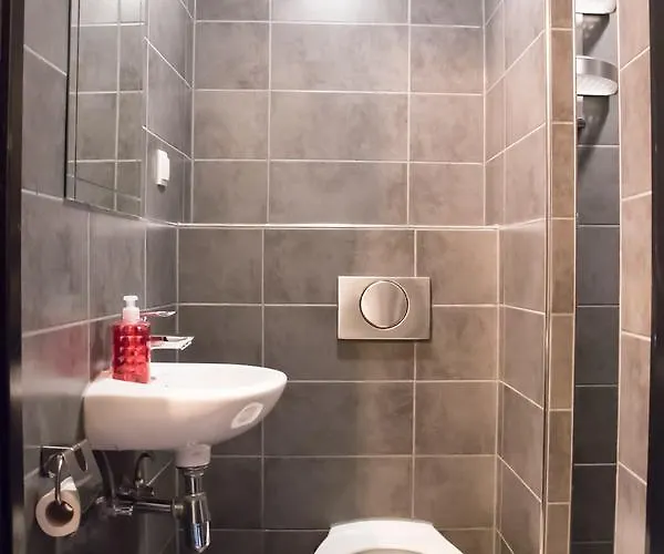 Crossroads Hostel Amsterdam